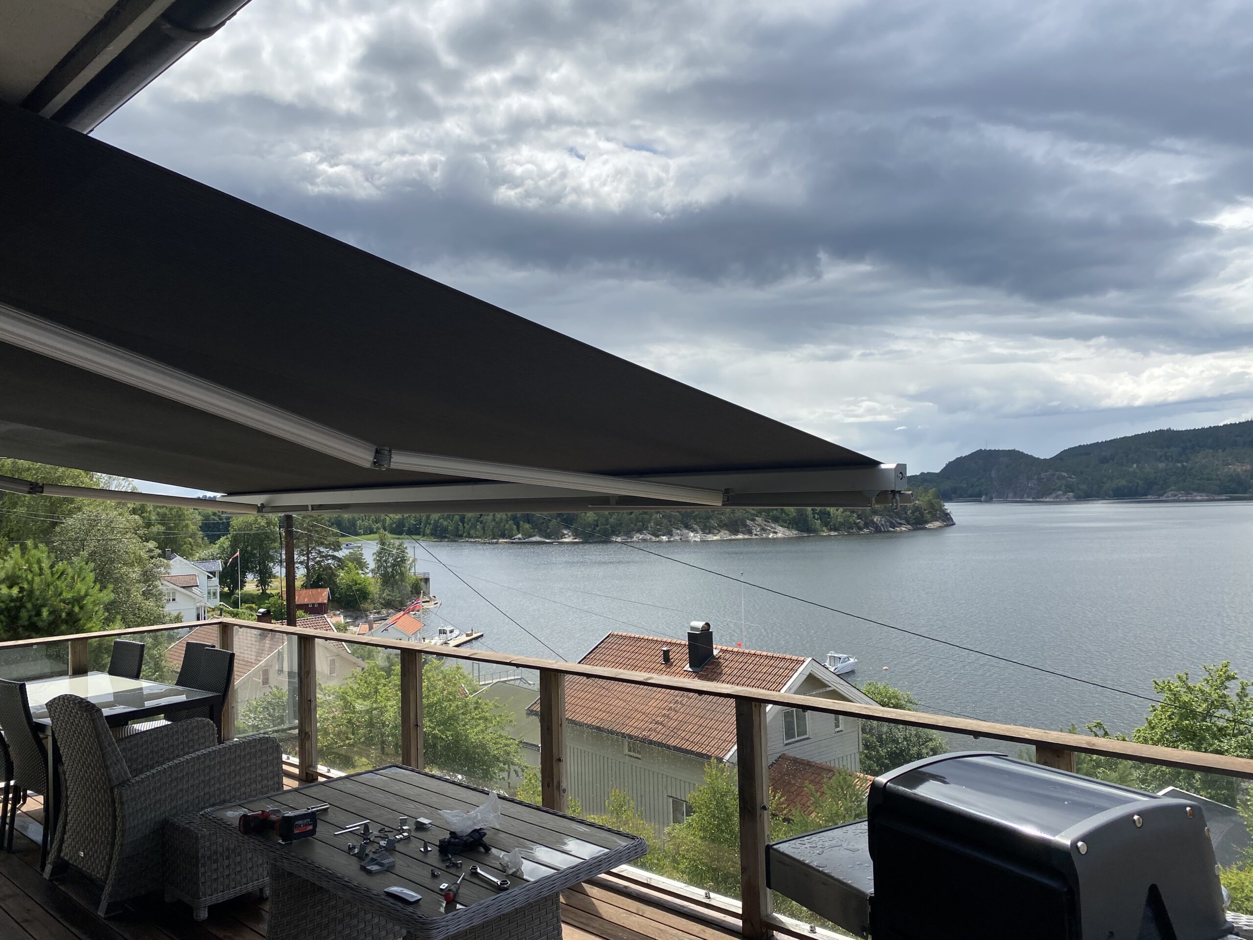 Markise over terrasse