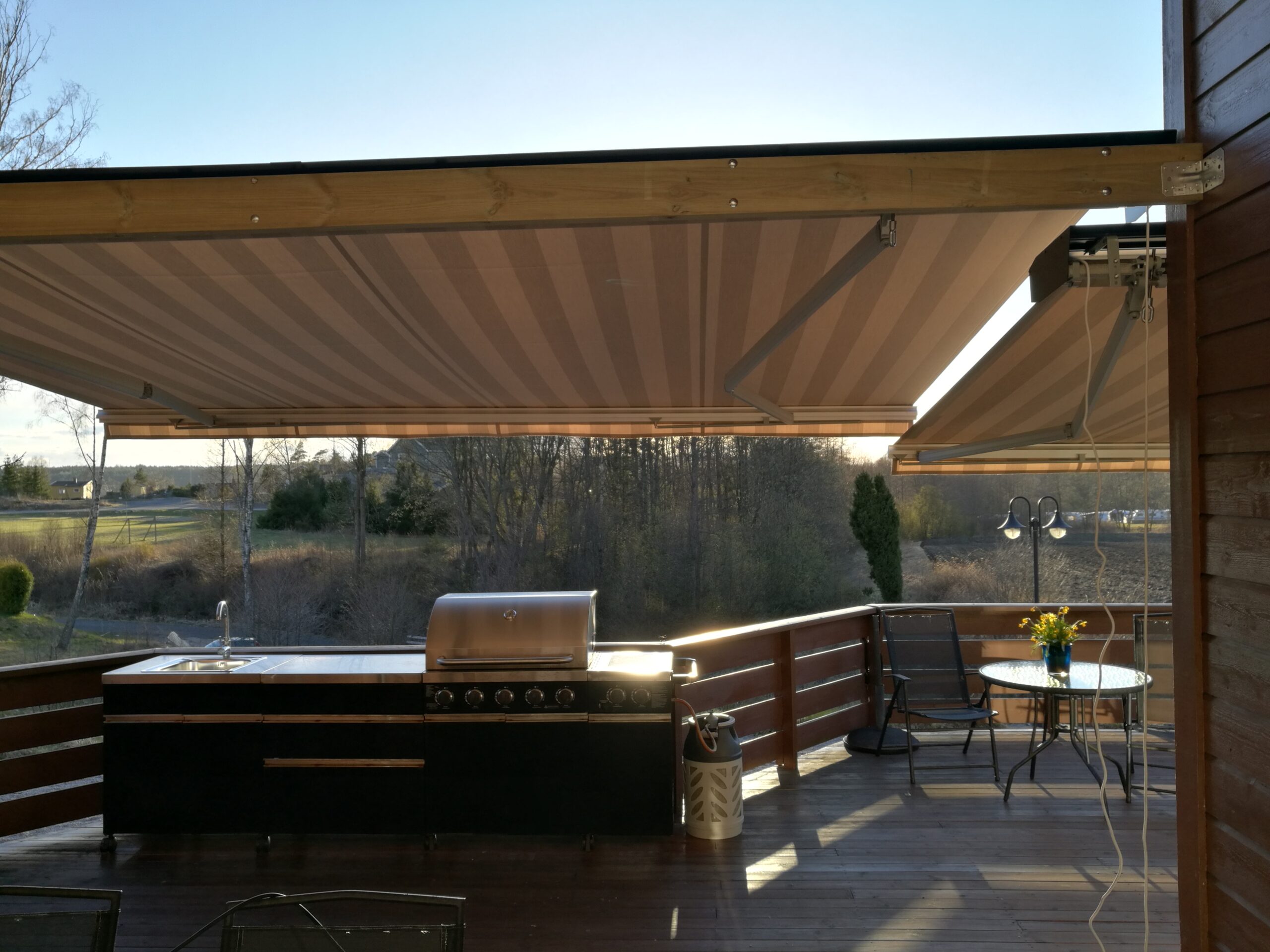 Markise over terrasse